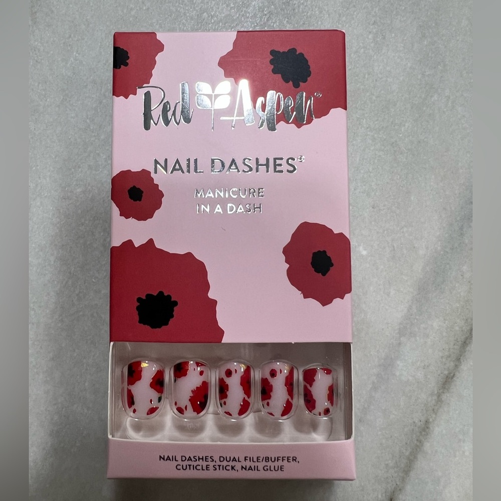 NEW Red Aspen Short Press On Nail Dash Kit Floral for Phoebe Flowers Poppies